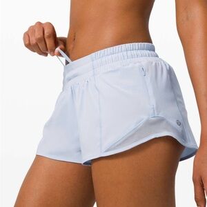 Lululemon Hotty Hot 2.5” Low Rise Lined Shorts